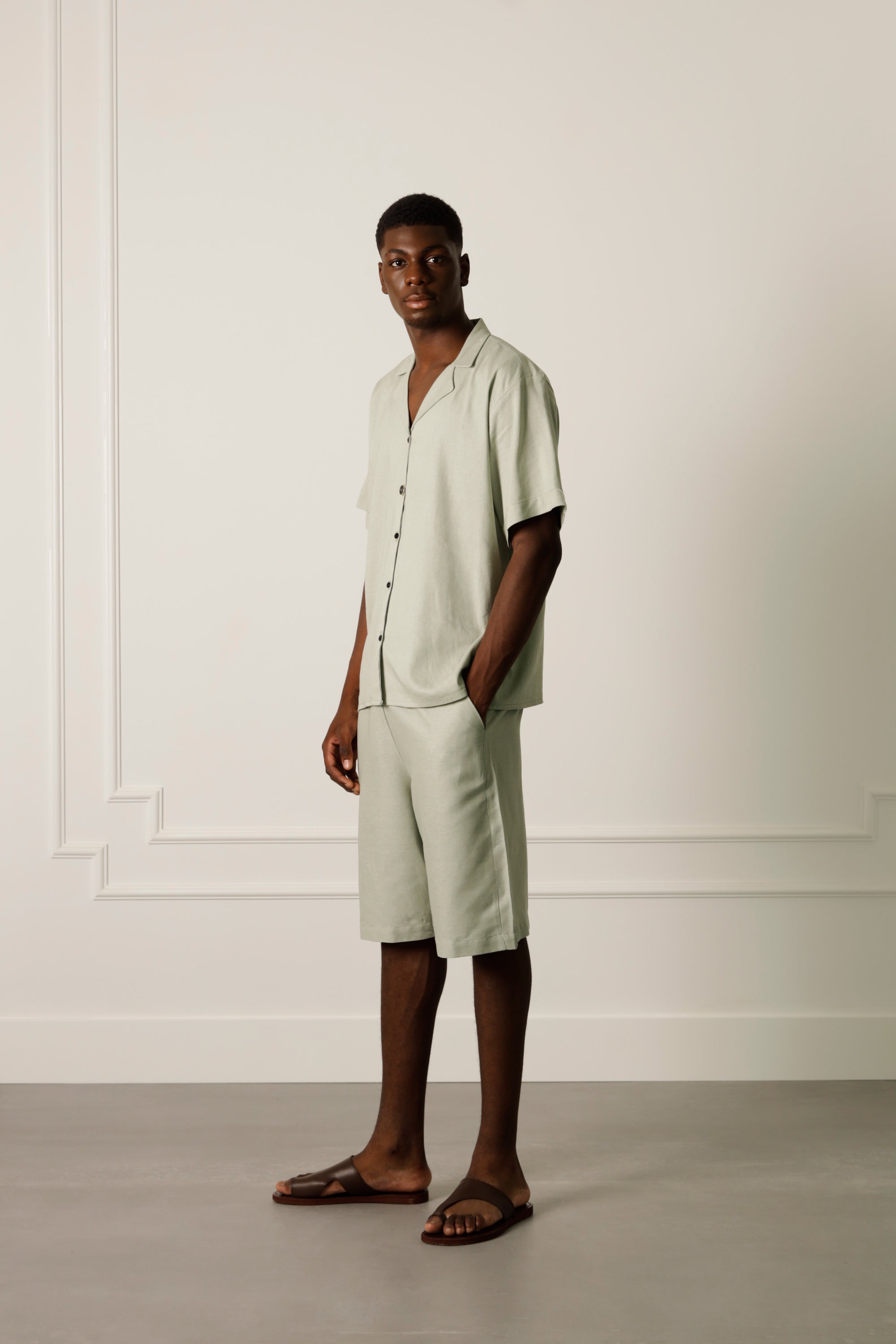 Pistachio bermuda shorts in linen